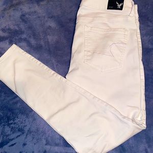 American Eagle white jegging/jeans 👖3/$35👖